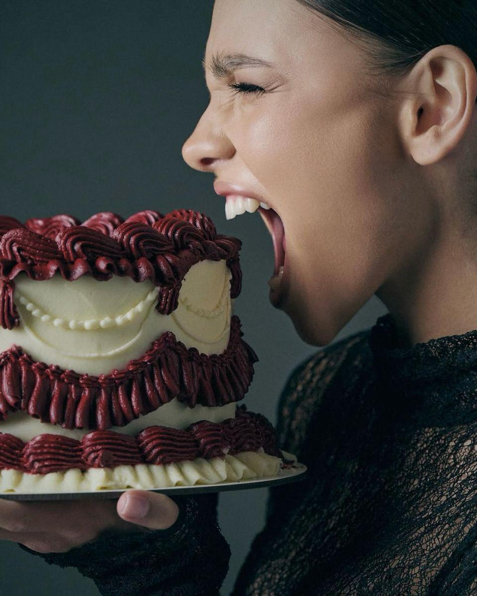 Red velvet cake bite moment